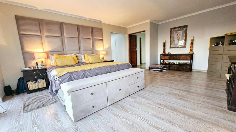 5 Bedroom Property for Sale in Dana Bay Western Cape